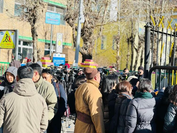 Сэтгүүлч Н.Өнөрцэцэгийн шүүх хурал хаалттай явагдаж байна