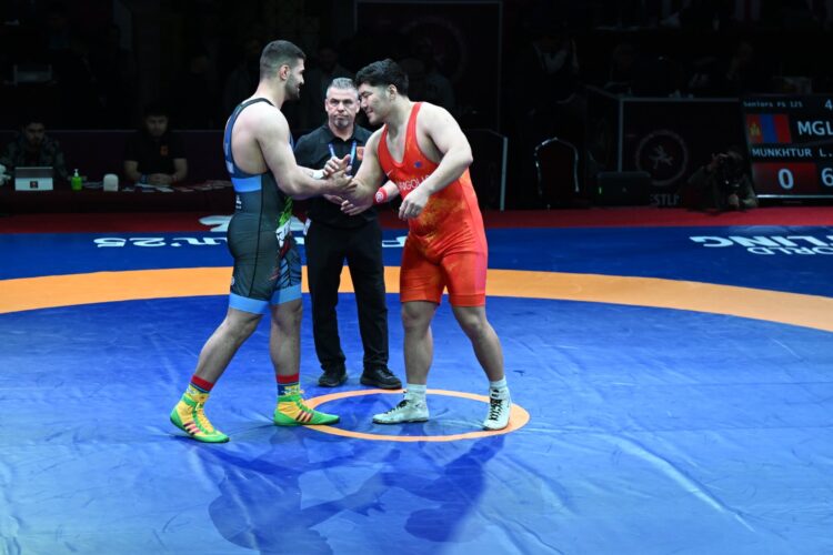 МӨНХТӨРИЙН ЛХАГВАГЭРЭЛ ТИВИЙН АВАРГАД ҮЗҮҮРЛЭЛЭЭ