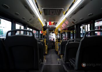 Автобусанд: Утсаа алдсан хоёр иргэний утсыг автобусны жолооч олж өгчээ