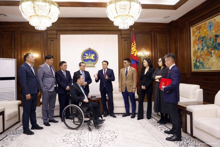 Монгол Улсын Их Хурлын тухай хуульд нэмэлт, өөрчлөлт оруулах тухай хуулийн төслийг өргөн мэдүүлэв