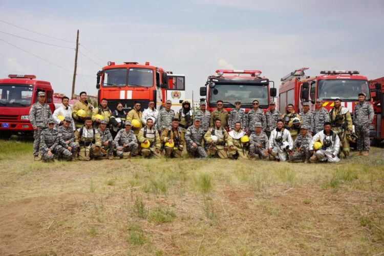 Гамшгаас хамгаалах иж бүрэн сургууль амжилттай өндөрлөлөө