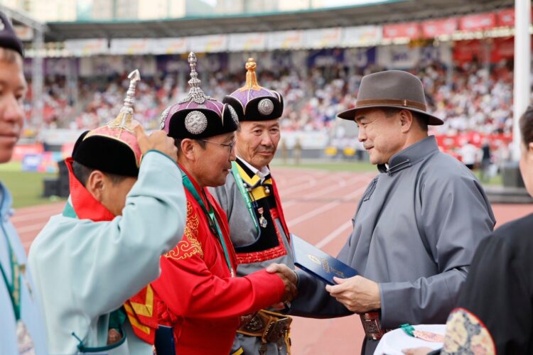 Үндэсний сурын харвааны шилдэг харваачдыг алдаршууллаа