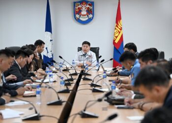 Улаанбаатар хотын дундуур урсдаг голуудын ай савын хогийг цэвэрлэж, орчныг ариутгана