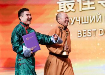 С.Баттулга ШХАБ-ын кино наадмаас “Шилдэг найруулагч”-ийн шагнал хүртлээ