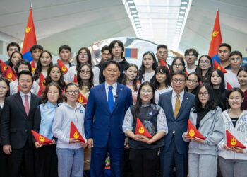 “Ерөнхийлөгчийн илгээлт-2100” тэтгэлэгт хөтөлбөрийн 296 оюутан гадаад улсыг зорилоо