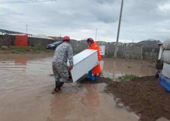 ӨМНӨГОВЬ АЙМГИЙН ЦОГТЦЭЦИЙ СУМАНД УСАРХАГ ААДАР БОРОО ОРЖ ЗАРИМ ХЭСЭГТ ТОГТООЛ УС ҮҮССЭНТЭЙ ХОЛБОГДУУЛАН ОНЦГОЙ БАЙДЛЫН ХЭЛТСИЙН АЛБАН ХААГЧИД ХАРИУ АРГА ХЭМЖЭЭ АВЧ АЖИЛЛАЖ БАЙНА