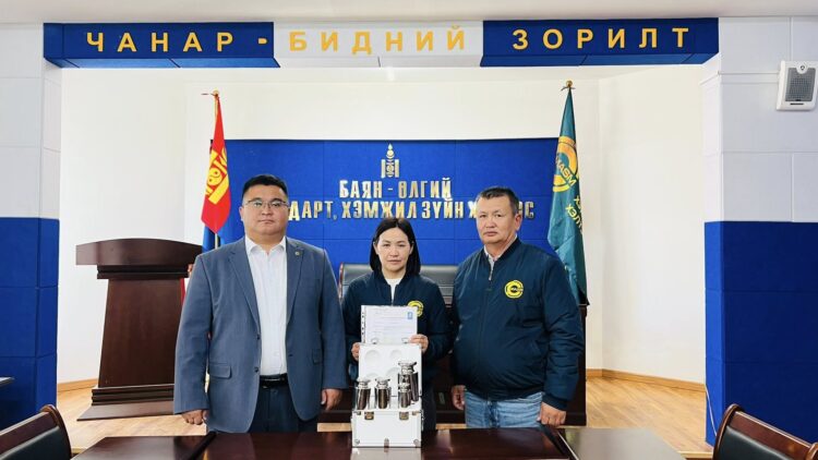 БАЯН-ӨЛГИЙ АЙМГИЙН ХЭМЖИЛ ЗҮЙН ЛАБОРАТОРИЙГ 10 КГ-ЫН БАГЦ ТУУХАЙГААР ХАНГАЛАА