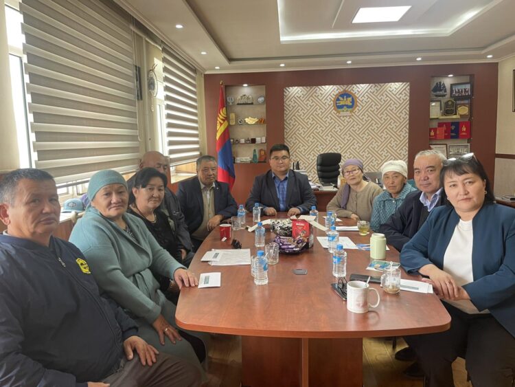 АХМАДУУДДАА ХҮНДЭТГЭЛ ҮЗҮҮЛЭВ